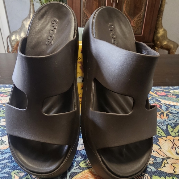 New & Never Worn: CROCS GETAWAY Platform H-Strap Sandal Size 9 Brown - Picture 4 of 6